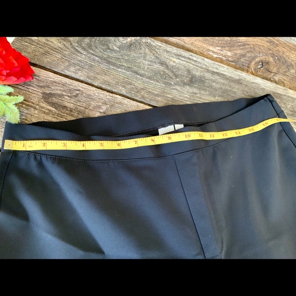 Gap Stretchy Leggings Size XL in Black/Blue with Zippers as new - Picture 2 of 3